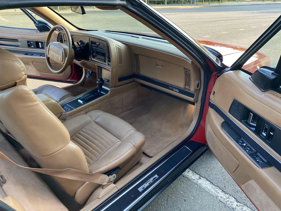 1990 Buick Reatta - Image 30 of 31