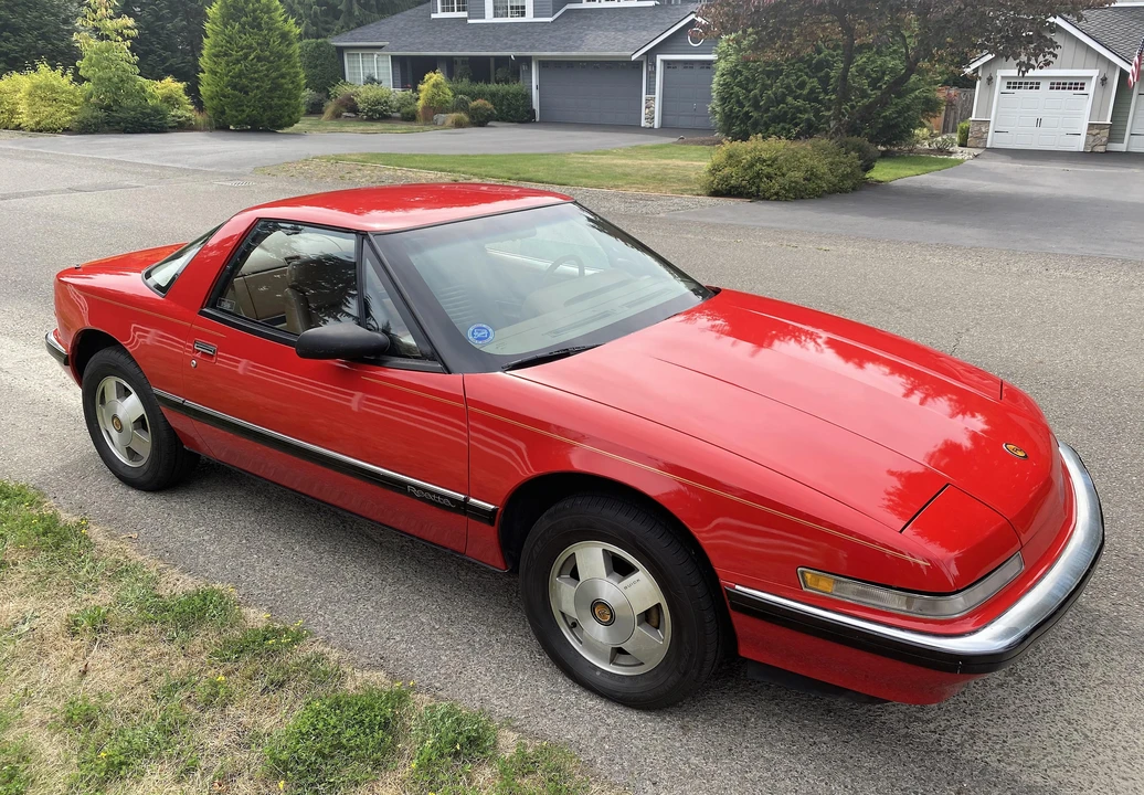 1990 Buick Reatta - Image 2 of 31