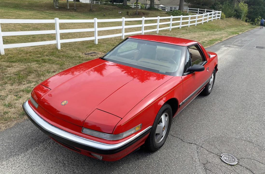 1990 Buick Reatta - Image 8 of 31