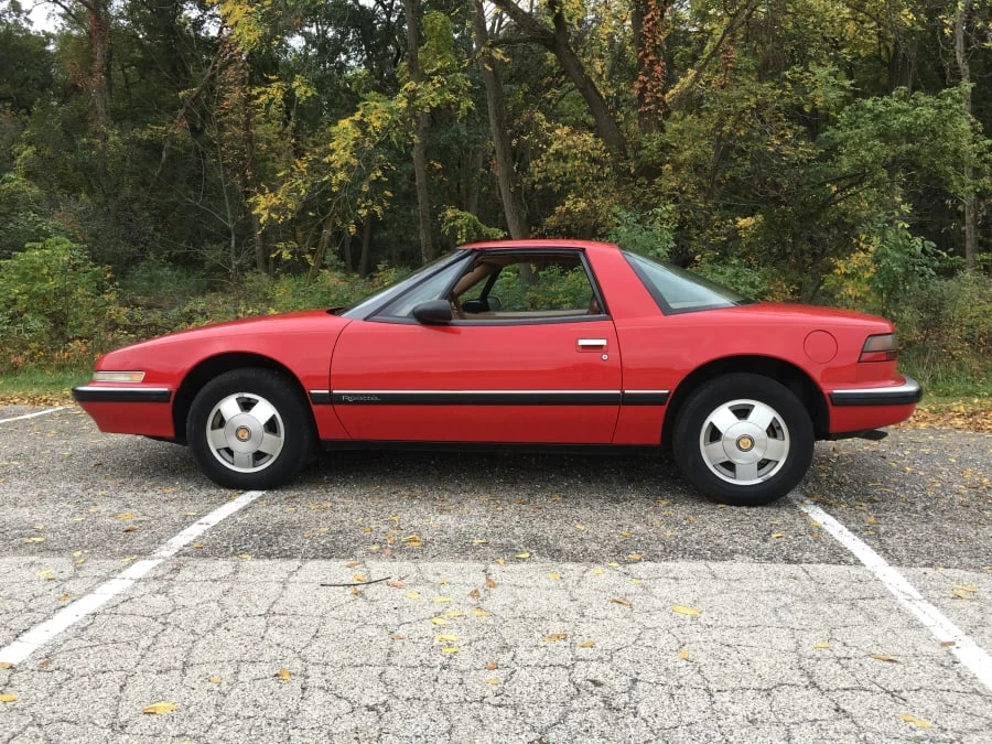 1990 Buick Reatta - Image 2 of 12