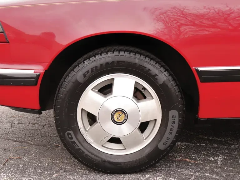 1990 Buick Reatta - Image 14 of 20