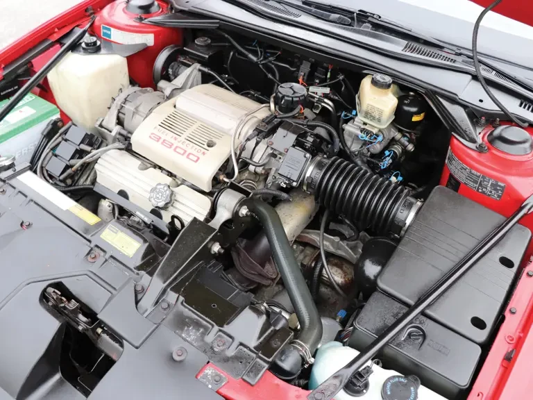 1990 Buick Reatta - Image 18 of 20