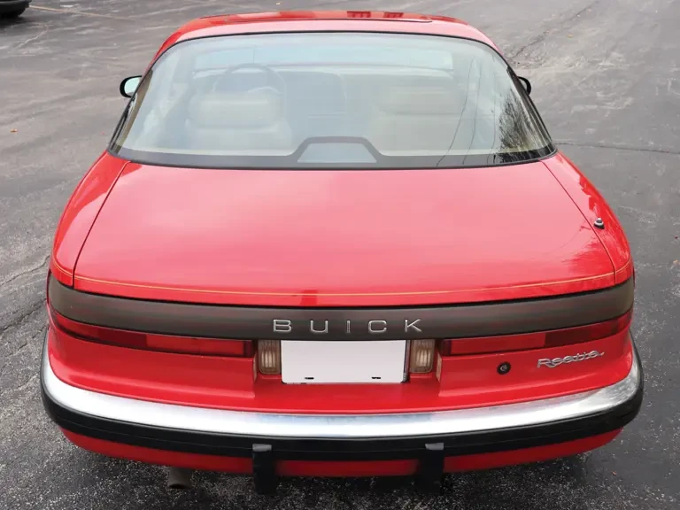 1990 Buick Reatta - Image 8 of 20