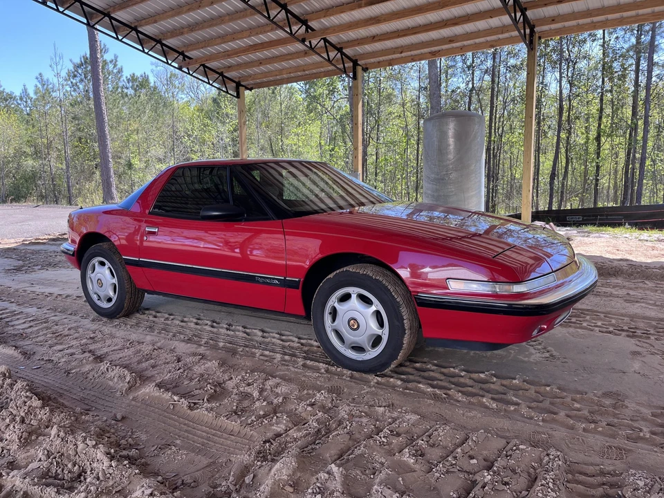 1990 Buick Reatta - Image 4 of 31