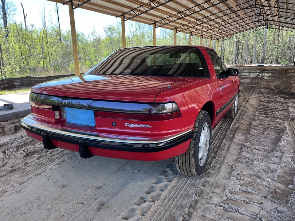 1990 Buick Reatta - Image 7 of 31