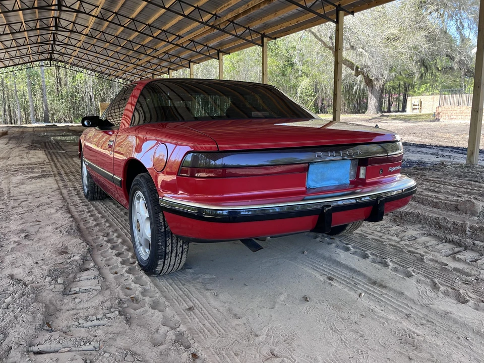 1990 Buick Reatta - Image 9 of 31