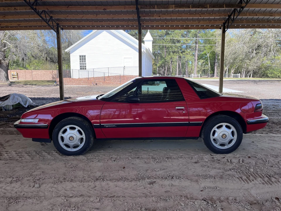 1990 Buick Reatta - Image 11 of 31