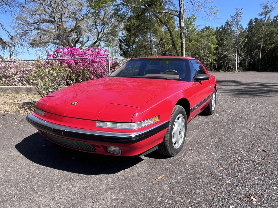 1990 Buick Reatta - Image 17 of 31