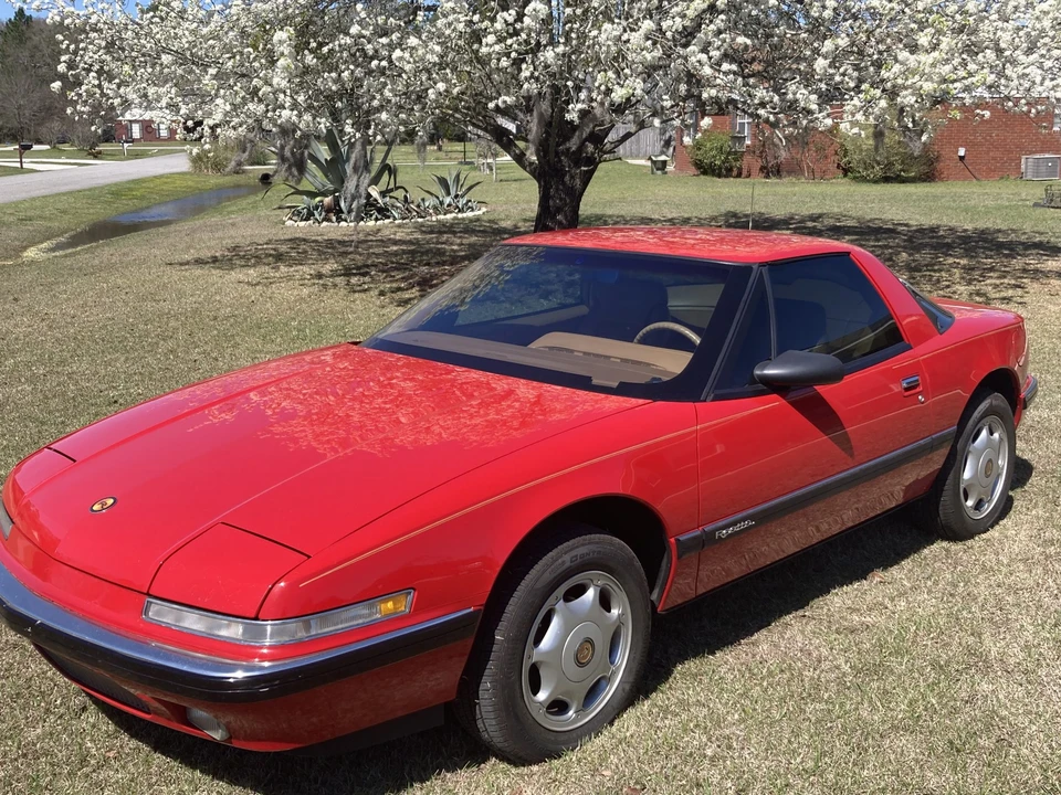 1990 Buick Reatta - Image 23 of 31