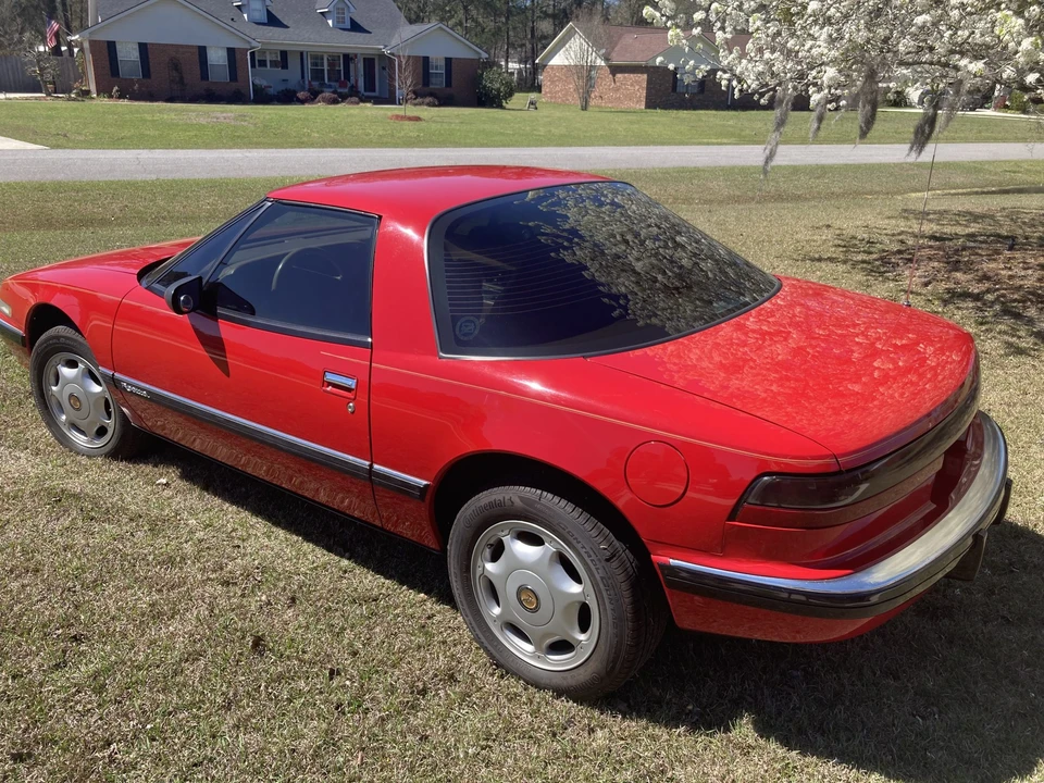 1990 Buick Reatta - Image 24 of 31