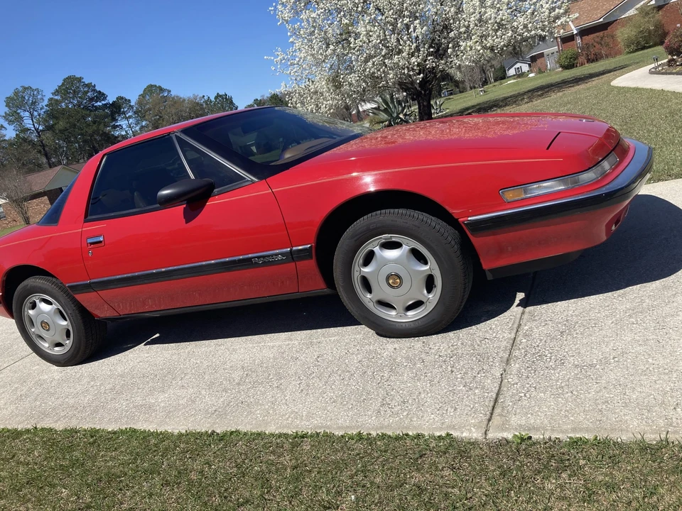 1990 Buick Reatta - Image 21 of 31