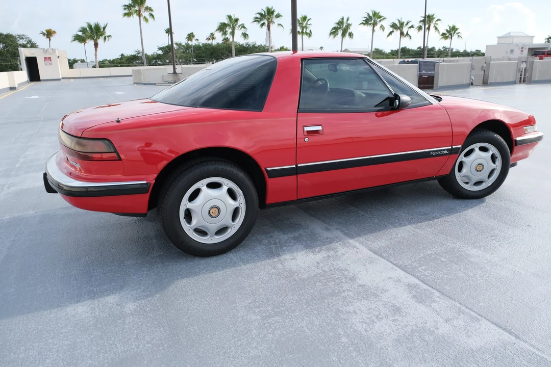 1990 Buick Reatta - Image 16 of 31