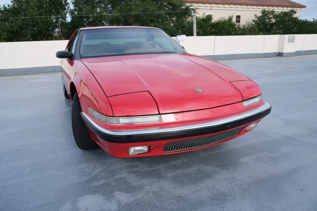 1990 Buick Reatta - Image 22 of 31