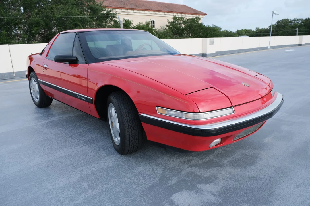 1990 Buick Reatta - Image 21 of 31