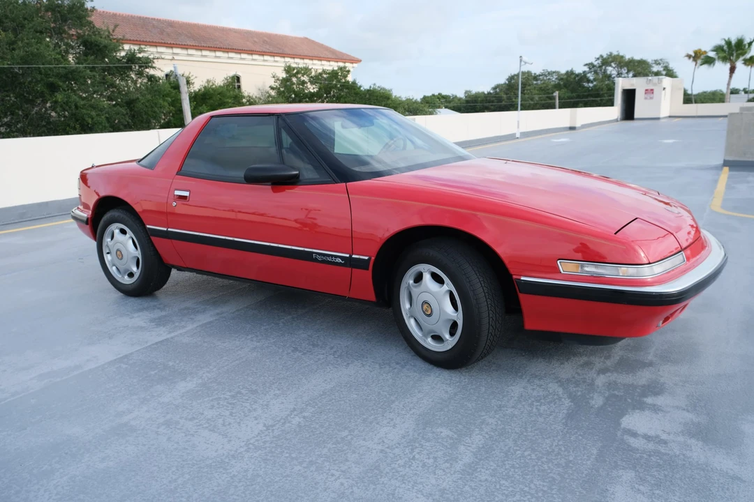 1990 Buick Reatta - Image 20 of 31