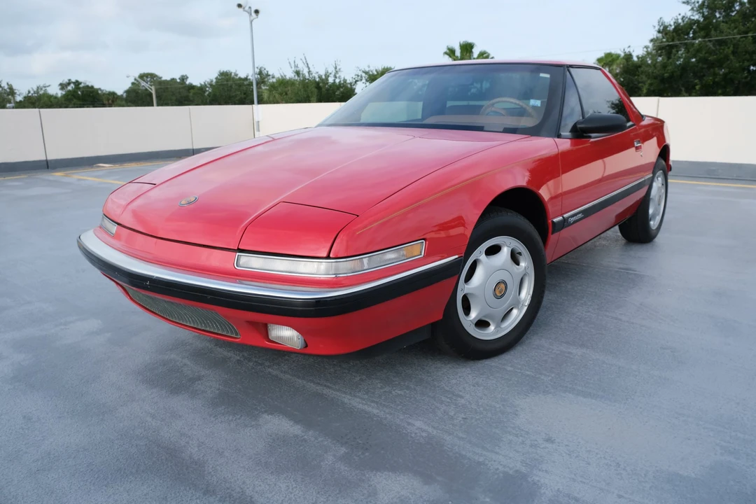 1990 Buick Reatta - Image 3 of 31