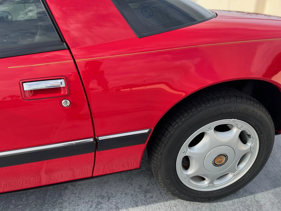 1990 Buick Reatta - Image 29 of 31