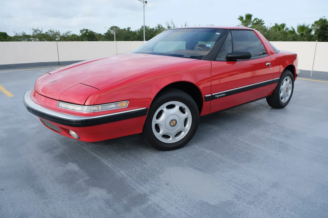 1990 Buick Reatta - Image 4 of 31