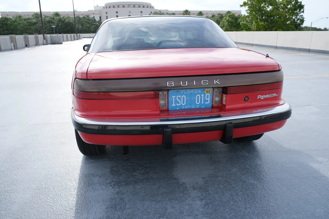 1990 Buick Reatta - Image 11 of 31
