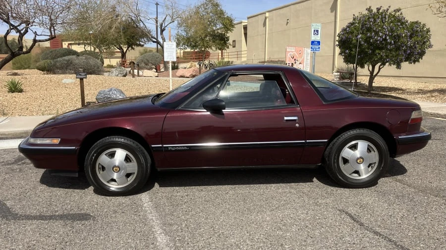 1990 Buick Reatta - Image 2 of 10