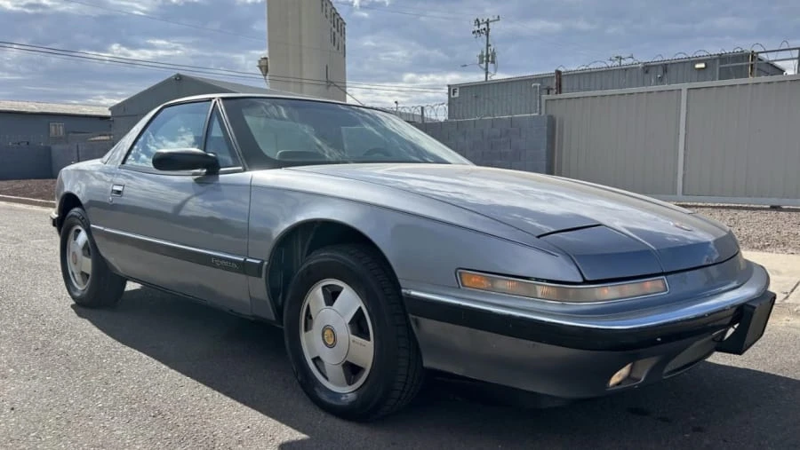 1990 Buick Reatta - Image 5 of 15