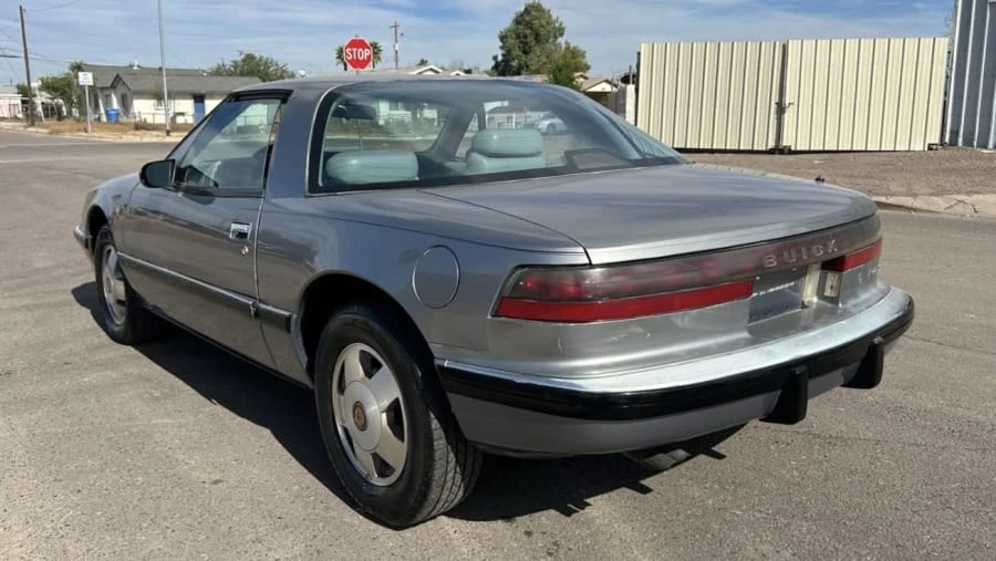 1990 Buick Reatta - Image 7 of 15