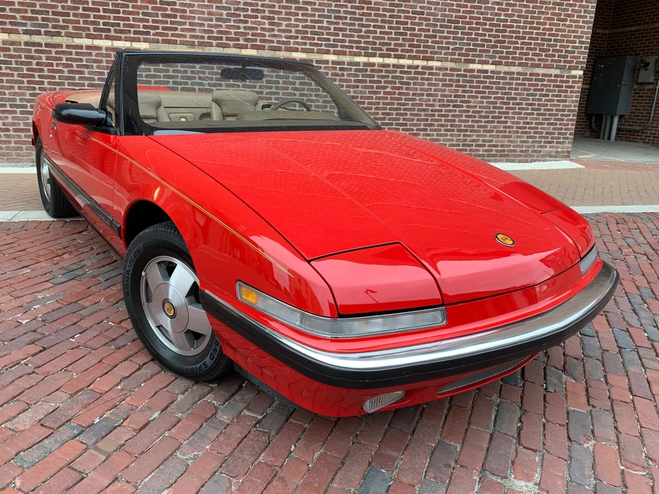 1990 Buick Reatta - Image 4 of 31
