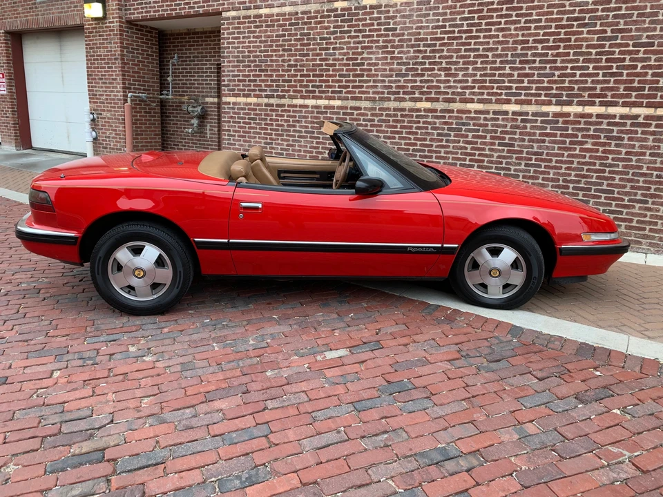 1990 Buick Reatta - Image 19 of 31
