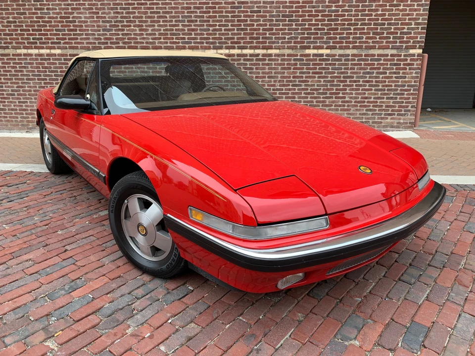 1990 Buick Reatta - Image 3 of 31