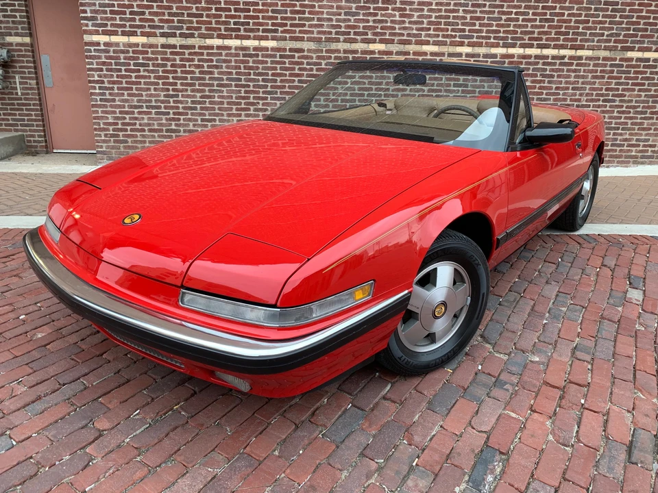 1990 Buick Reatta - Image 8 of 31