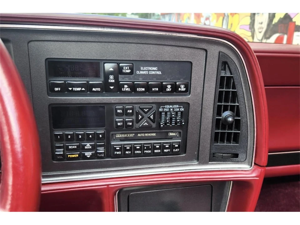 1990 Buick Reatta - Image 16 of 21