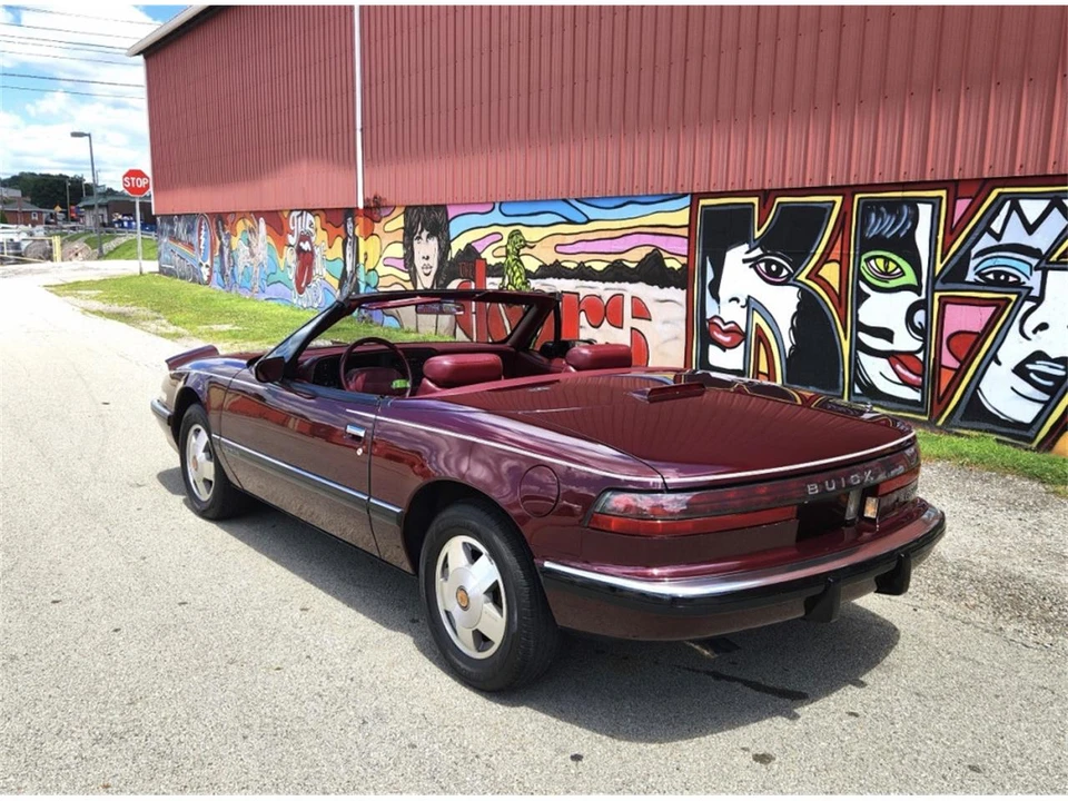 1990 Buick Reatta - Image 7 of 21