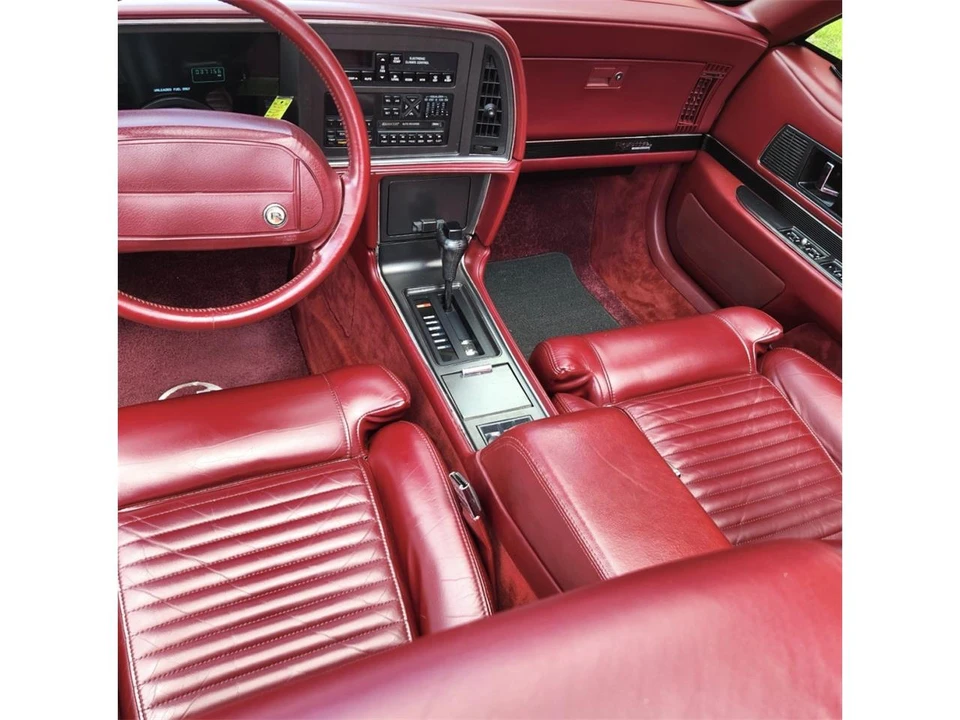 1990 Buick Reatta - Image 15 of 21