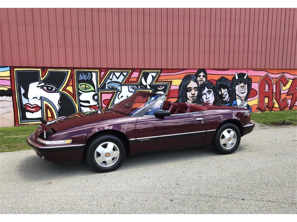 1990 Buick Reatta - Image 2 of 21