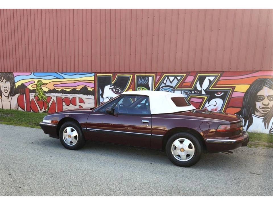 1990 Buick Reatta - Image 5 of 21