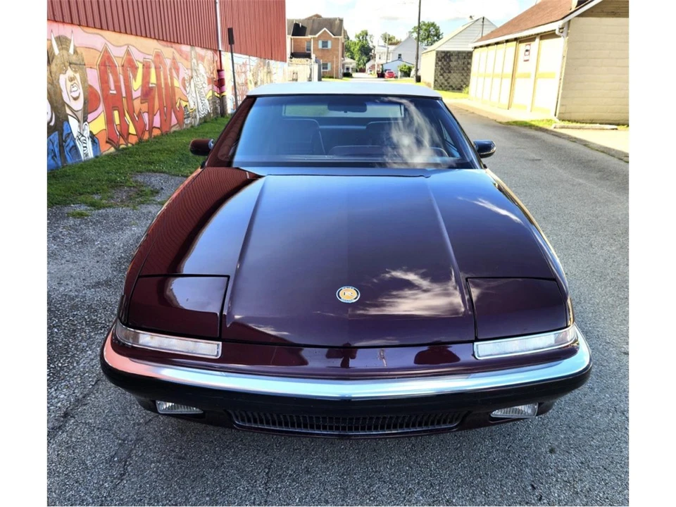 1990 Buick Reatta - Image 8 of 21