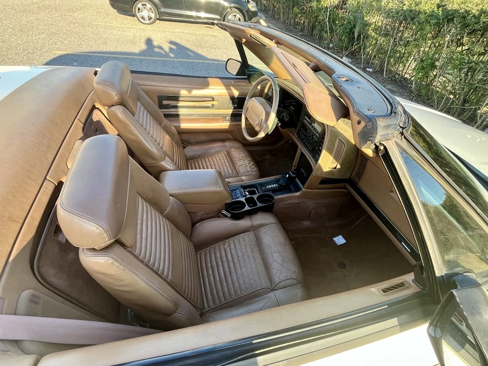 1990 Buick Reatta - Image 8 of 15