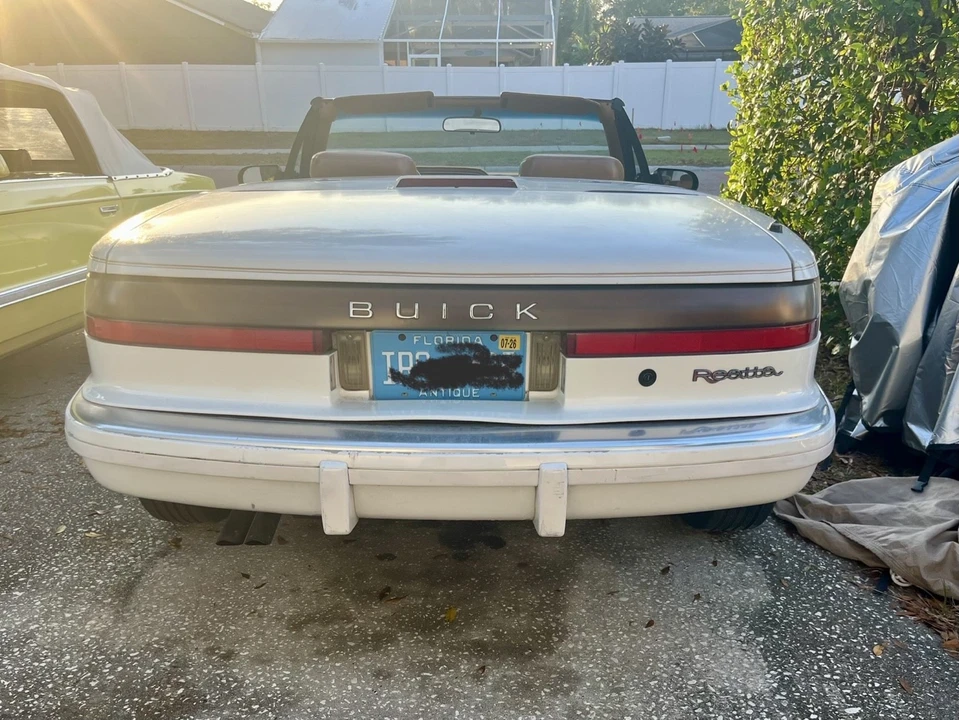 1990 Buick Reatta - Image 3 of 15