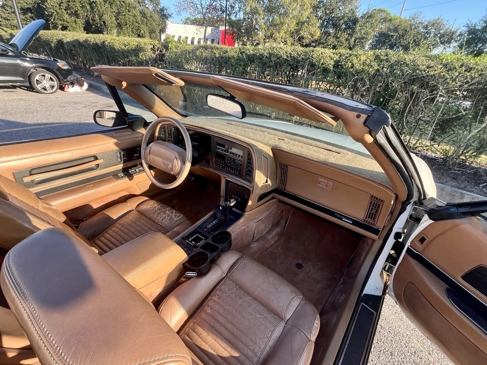 1990 Buick Reatta - Image 15 of 15