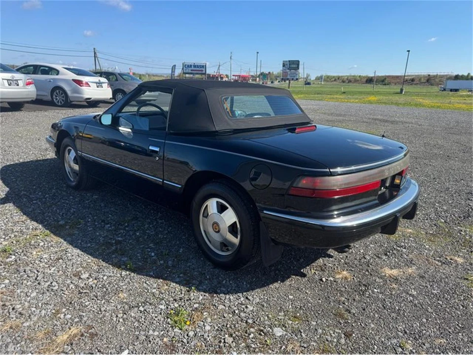 1990 Buick Reatta - Image 8 of 10