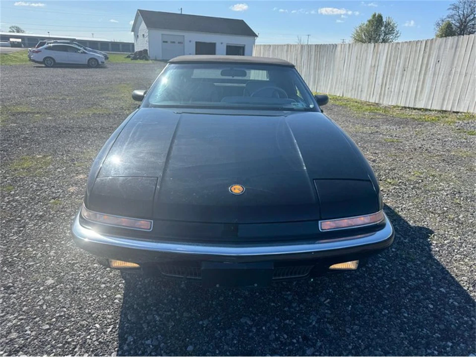 1990 Buick Reatta - Image 4 of 10