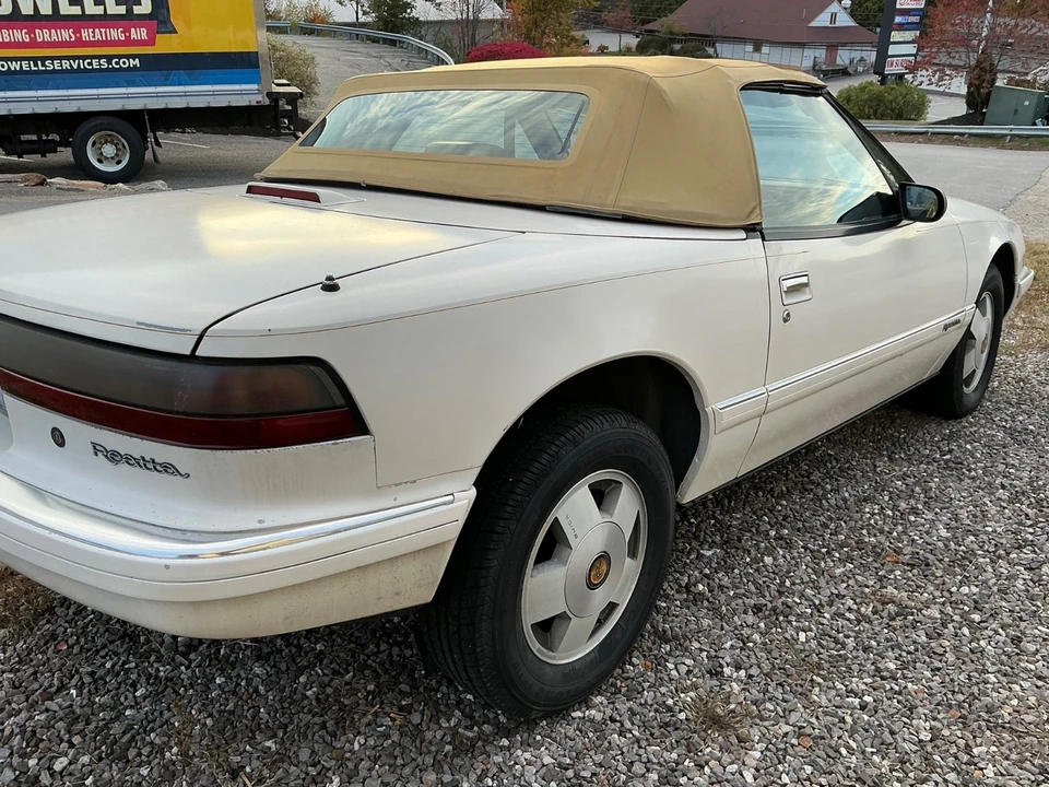 1990 Buick Reatta - Image 5 of 16