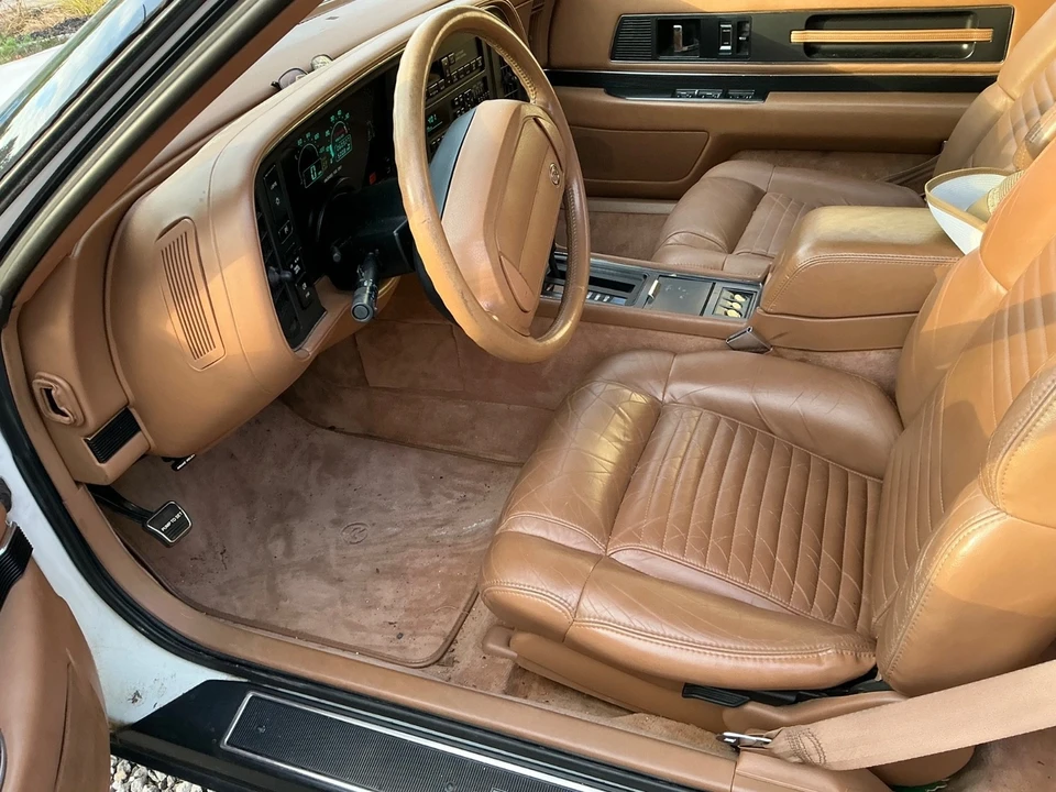 1990 Buick Reatta - Image 13 of 16