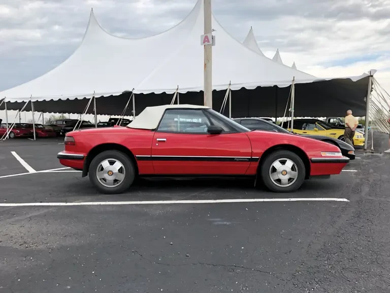 1990 Buick Reatta - Image 5 of 10