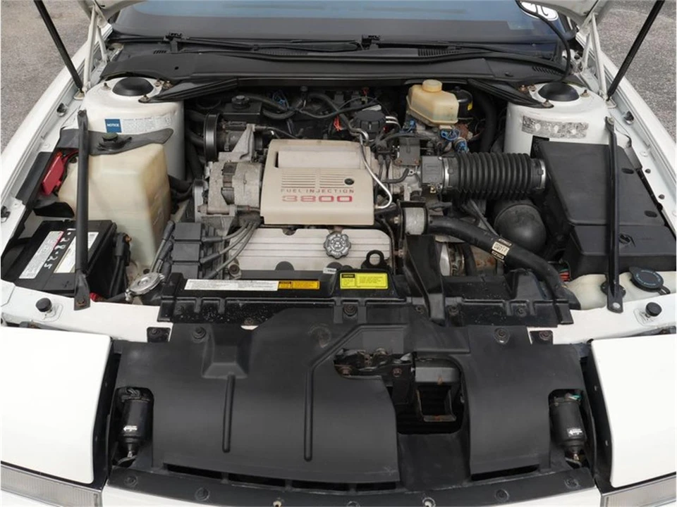 1990 Buick Reatta - Image 7 of 31