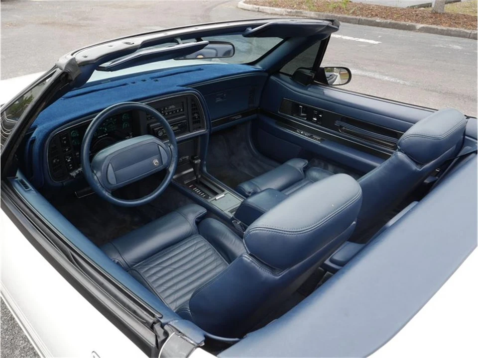 1990 Buick Reatta - Image 5 of 31