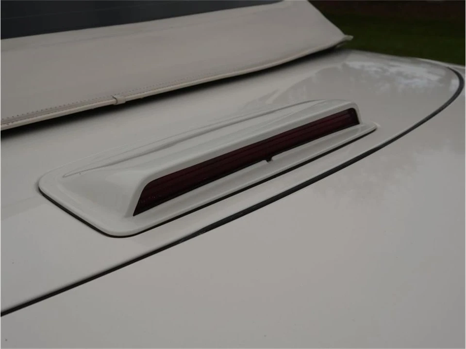 1990 Buick Reatta - Image 25 of 31