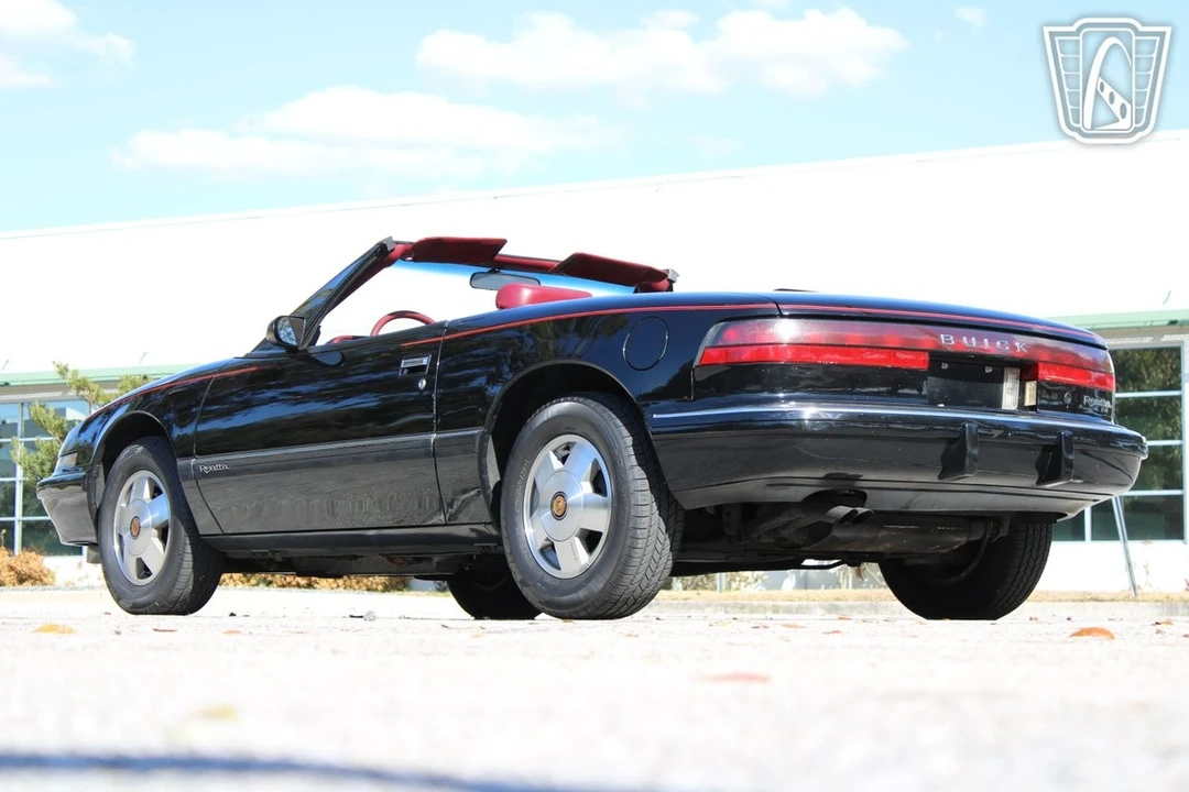 1990 Buick Reatta - Image 12 of 12
