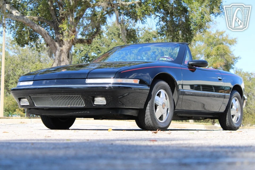 1990 Buick Reatta - Image 6 of 12
