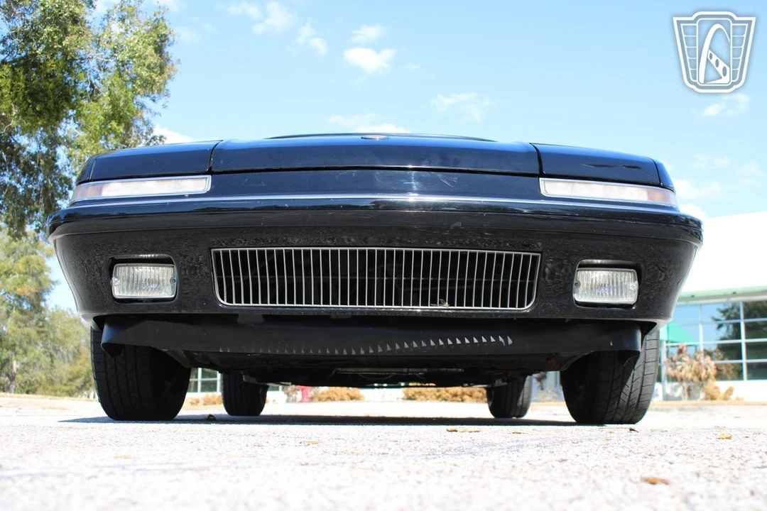 1990 Buick Reatta - Image 3 of 12